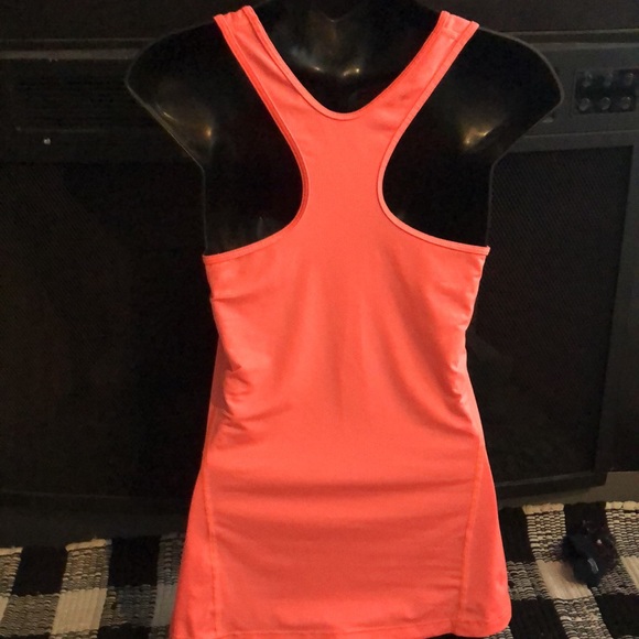 Nike dri fit Razorback tank top size small - Picture 3 of 5